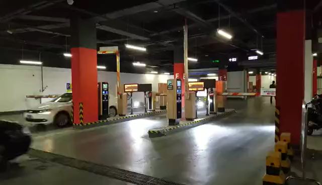 unattended parking lot system